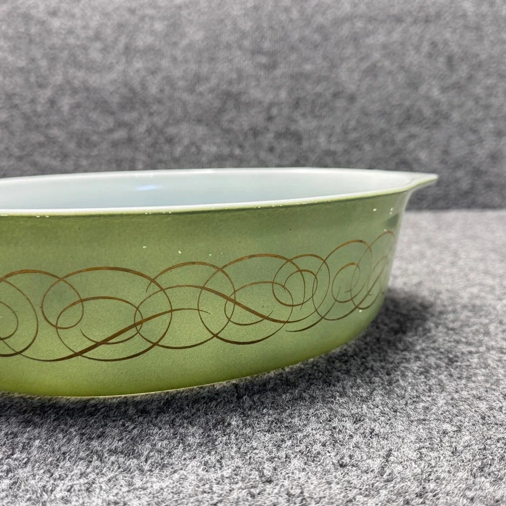 Pyrex Casserole Dish 2.5 QT Verde Green Gold Filigree MCM 045 Vintage Bakeware